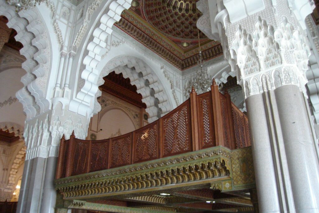 Met de camper naar Marokko - interieur van de Hassan II Moskee, Cassablanca