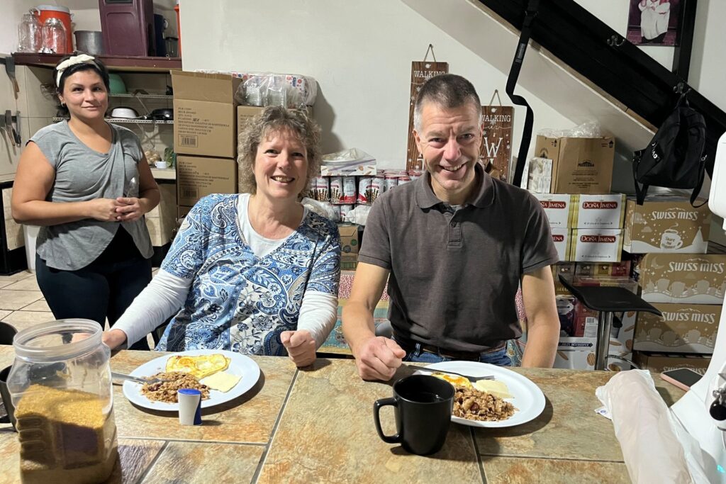 Kamperen in Costa Rica - Ontbijt bij La Posada de Nana, Alajuela